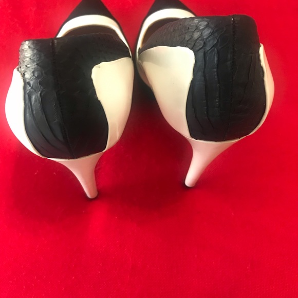 Black And White L.A.M.B. Pumps Shoe - Picture 4 of 9